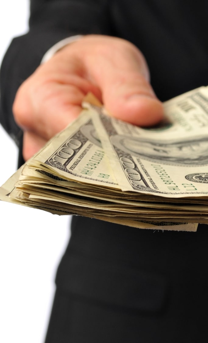 handing veteran money